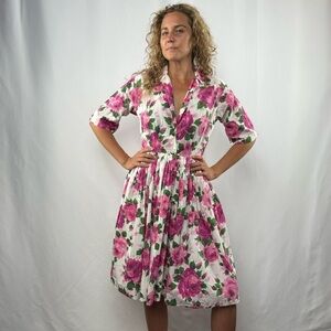 Vintage Handmade Floral Print V Neck Dress in White Pink Size‎ Extra Small